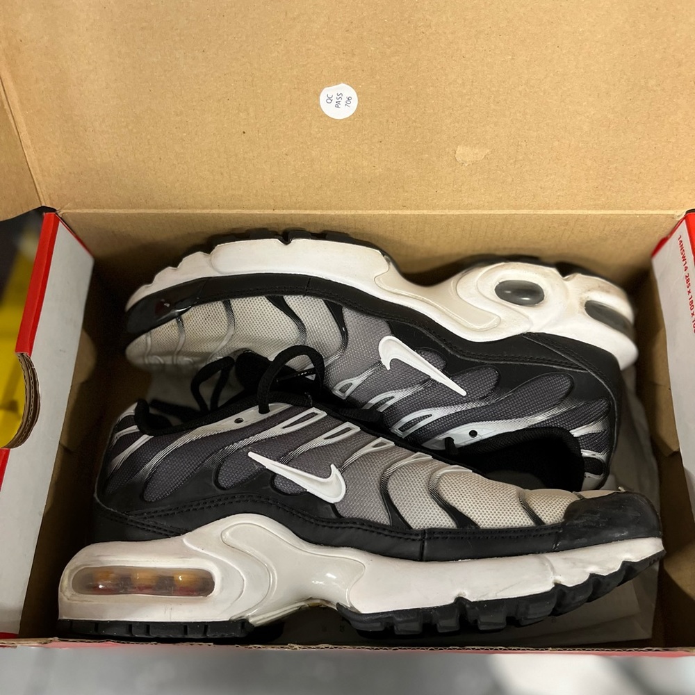 Nike Air Max Plus Sz- 5Y